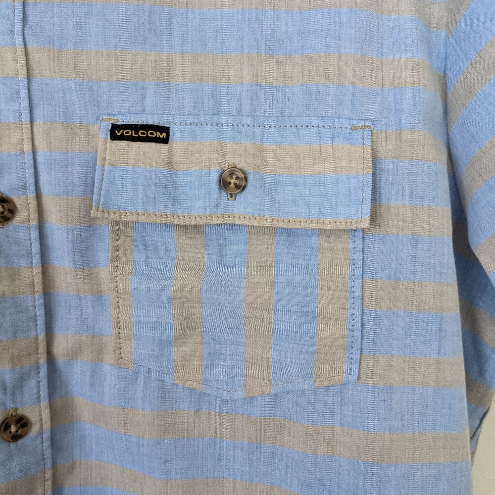 Volcom Slim Fit Button Down - Picture 3 of 9